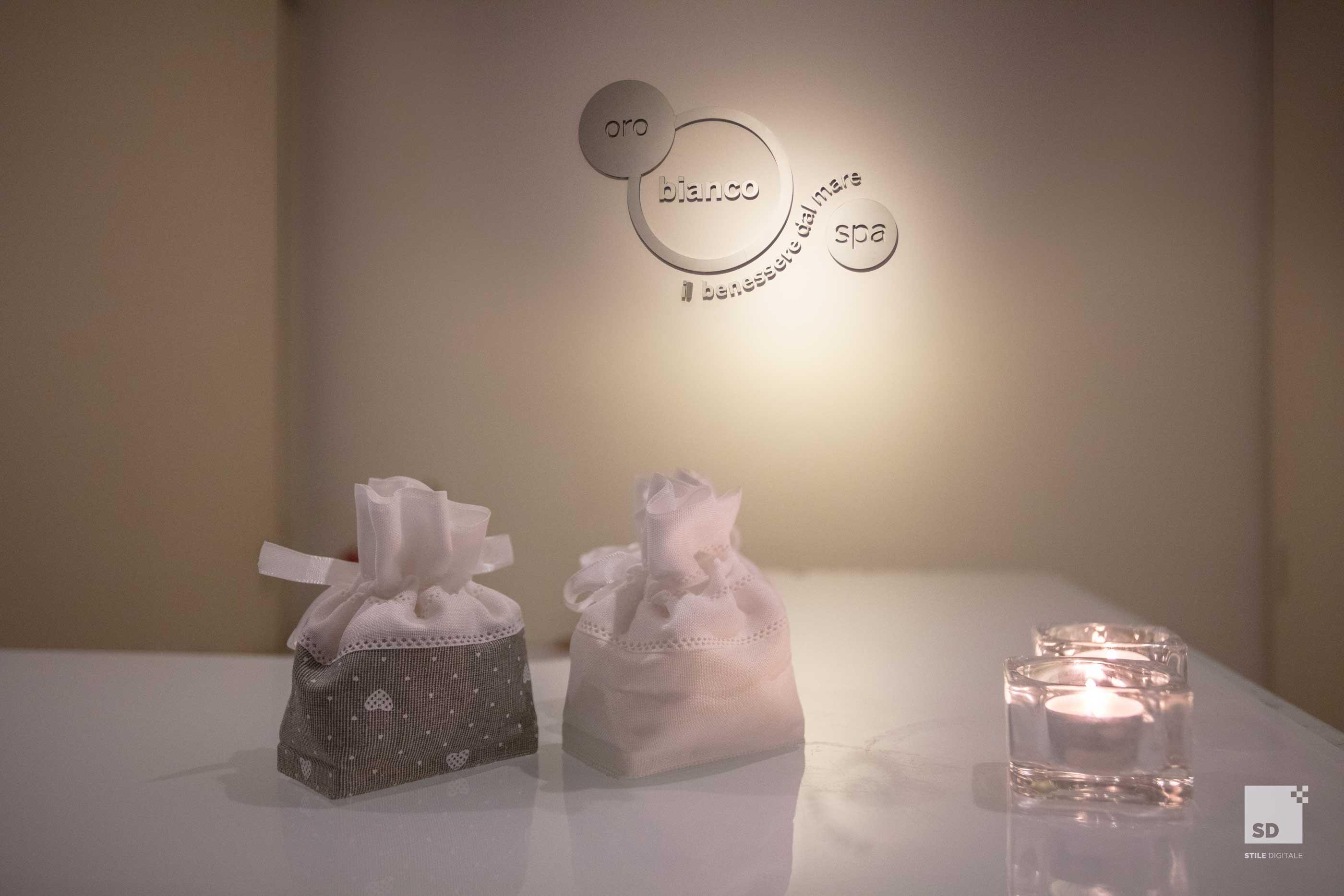 Hotel Regina Elena 57 & Oro Bianco Spa リミニ エクステリア 写真