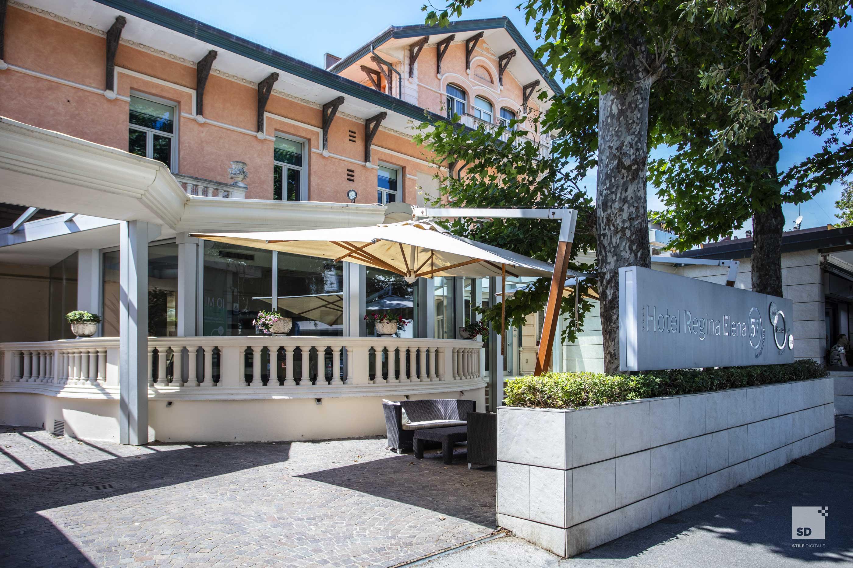 Hotel Regina Elena 57 & Oro Bianco Spa リミニ エクステリア 写真