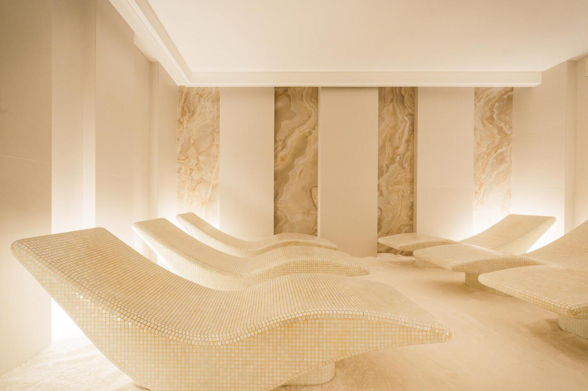 Hotel Regina Elena 57 & Oro Bianco Spa リミニ エクステリア 写真