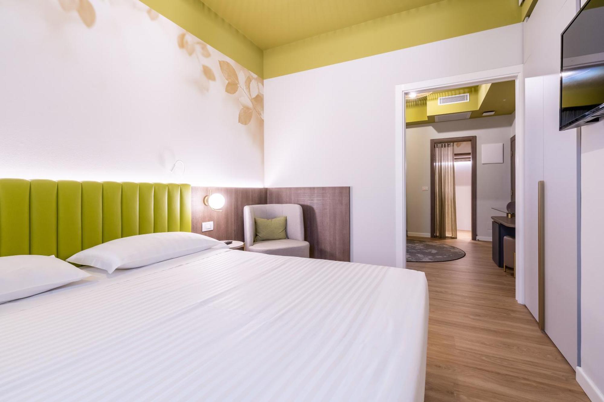 Hotel Regina Elena 57 & Oro Bianco Spa リミニ エクステリア 写真