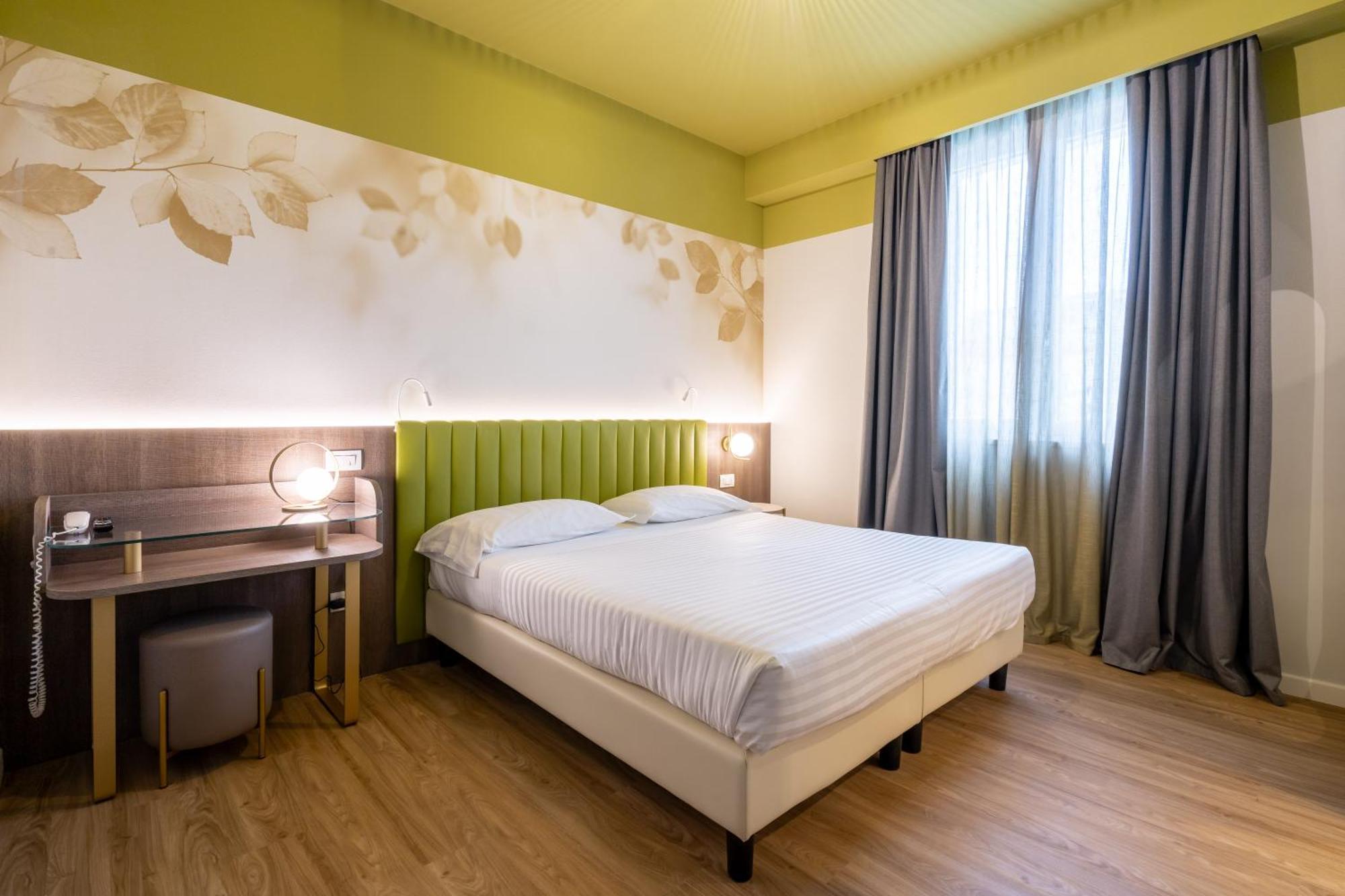 Hotel Regina Elena 57 & Oro Bianco Spa リミニ エクステリア 写真