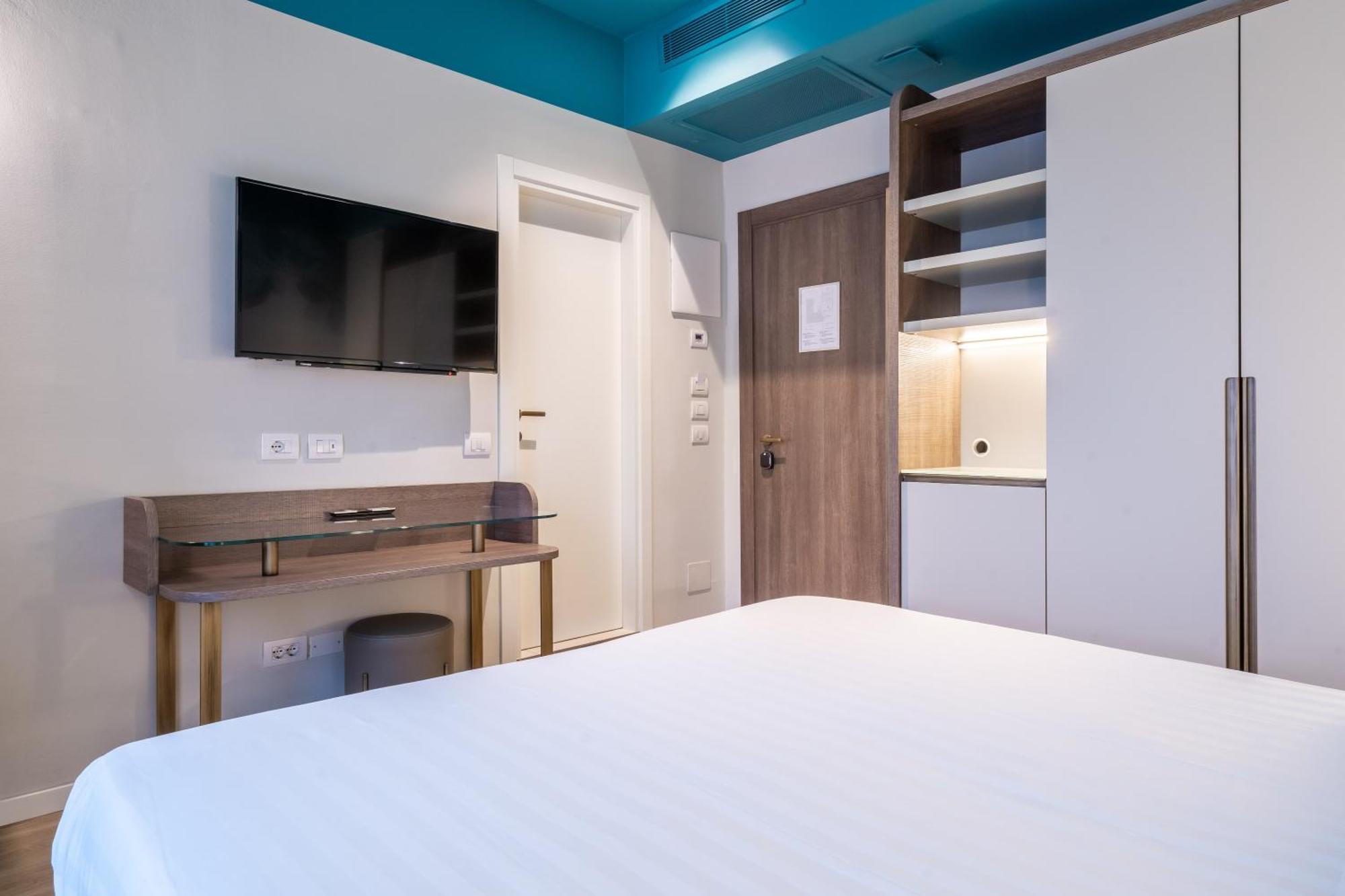 Hotel Regina Elena 57 & Oro Bianco Spa リミニ エクステリア 写真