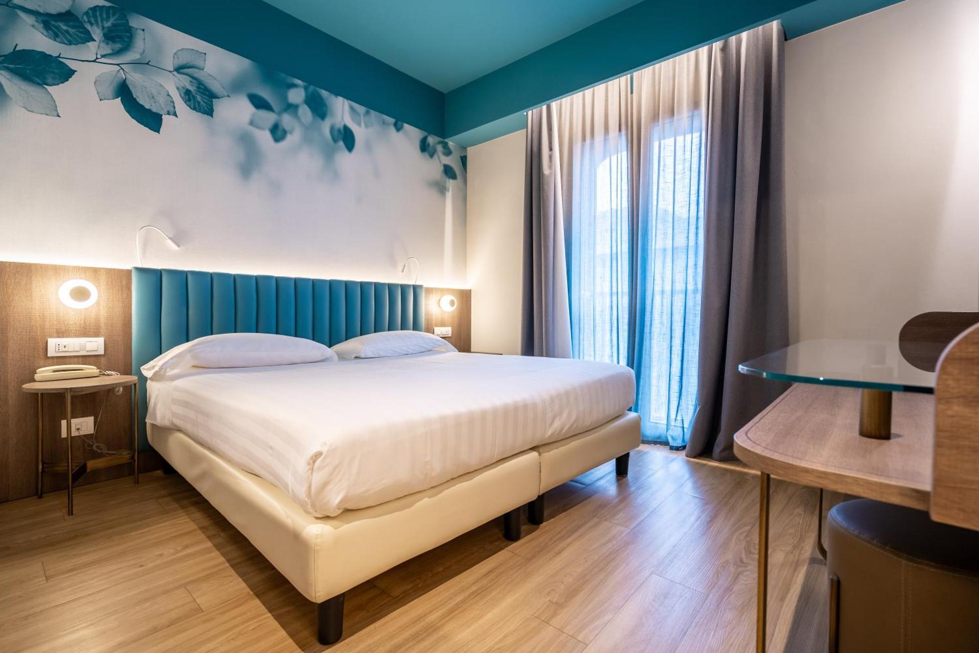 Hotel Regina Elena 57 & Oro Bianco Spa リミニ エクステリア 写真