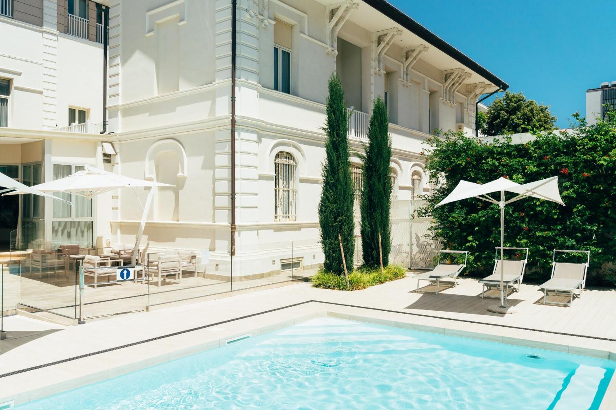 Hotel Regina Elena 57 & Oro Bianco Spa リミニ エクステリア 写真