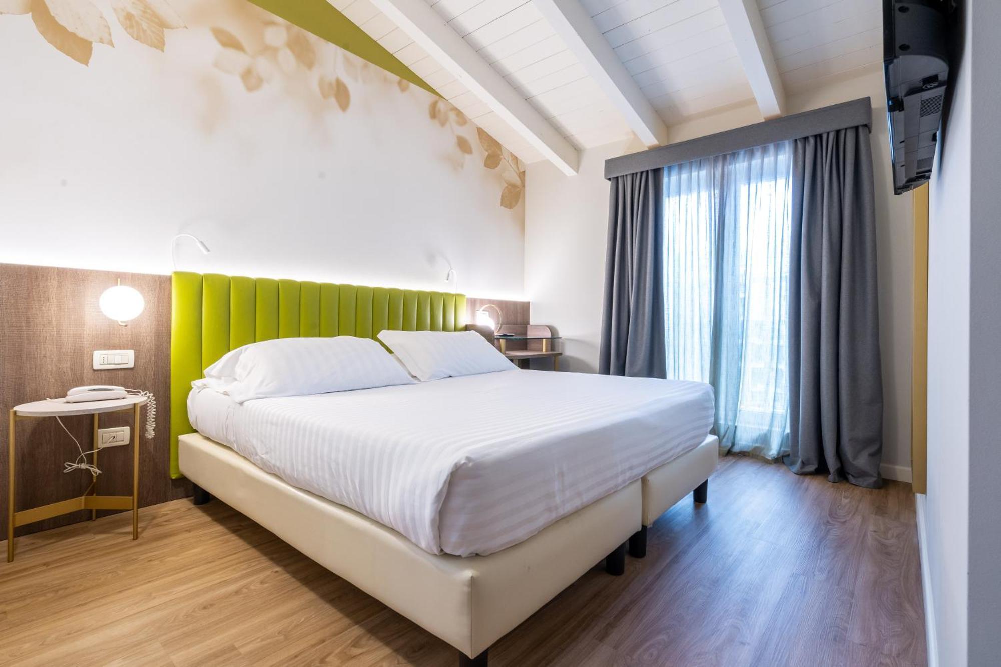 Hotel Regina Elena 57 & Oro Bianco Spa リミニ エクステリア 写真